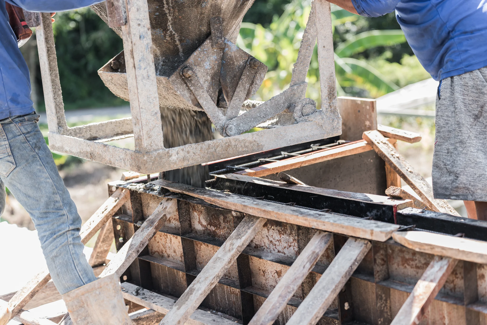 Travaux de coffrage sur des fondations