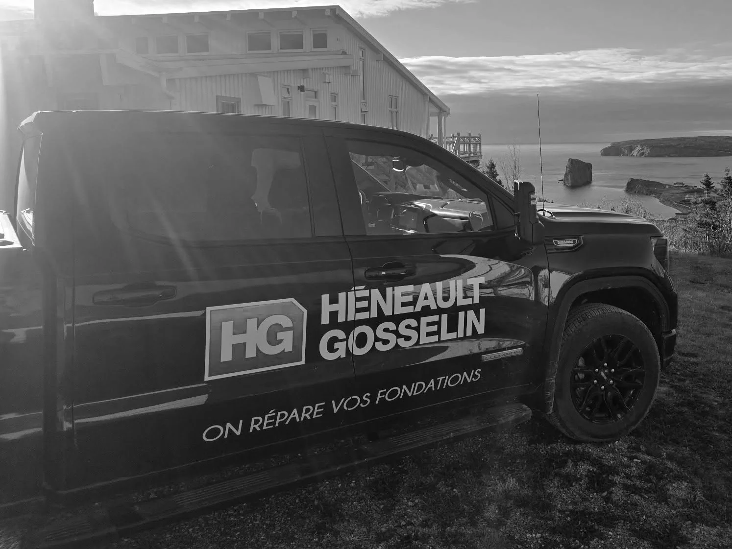 Heneault Gosselin service truck